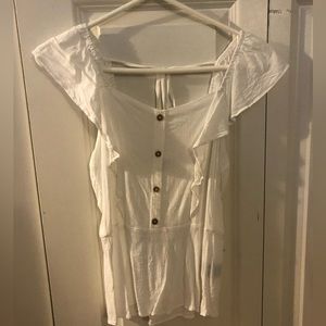 Cute 💗 form-fitting white top, size small